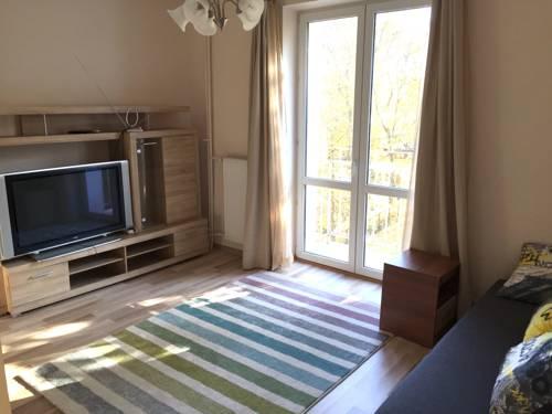 2 Room Apt with Park View