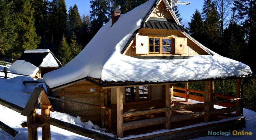 Domek drewniany w górach