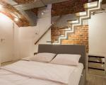 Renesis Apartment