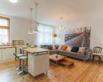 Spacious Sunny Apartment in Oldtown