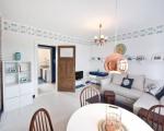 Apartament Granatowy