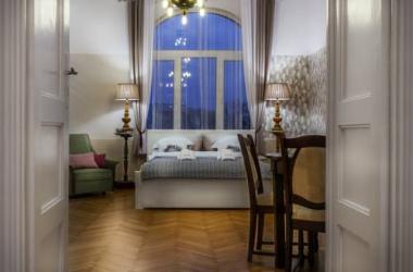 Fragola Apartments Poetic Residence