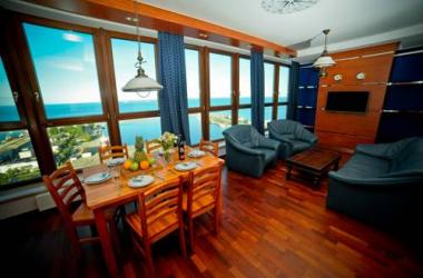 Luxury Yacht Club Apartment - Sea View