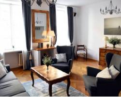 Old Town Elegant Apartment