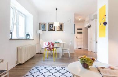 Stay Retro & New in WaWa Perfect Location!